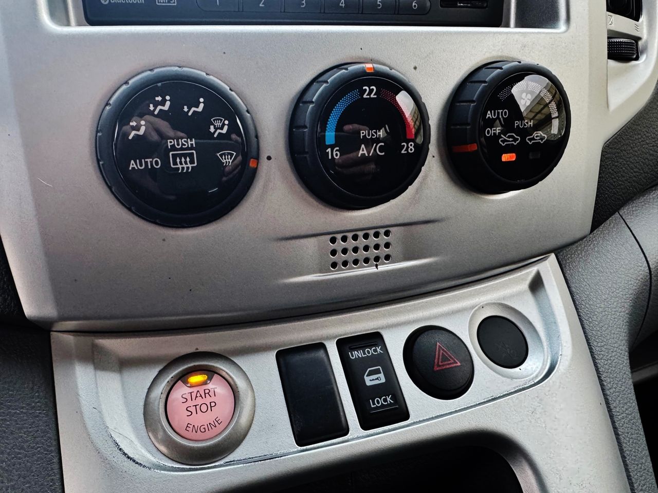 Foto Nissan NV250 22