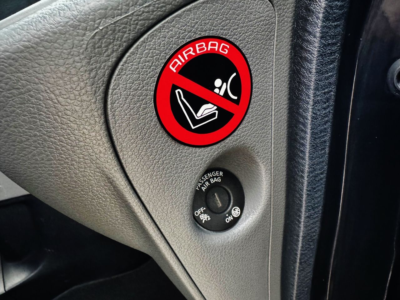 Foto Nissan NV250 24