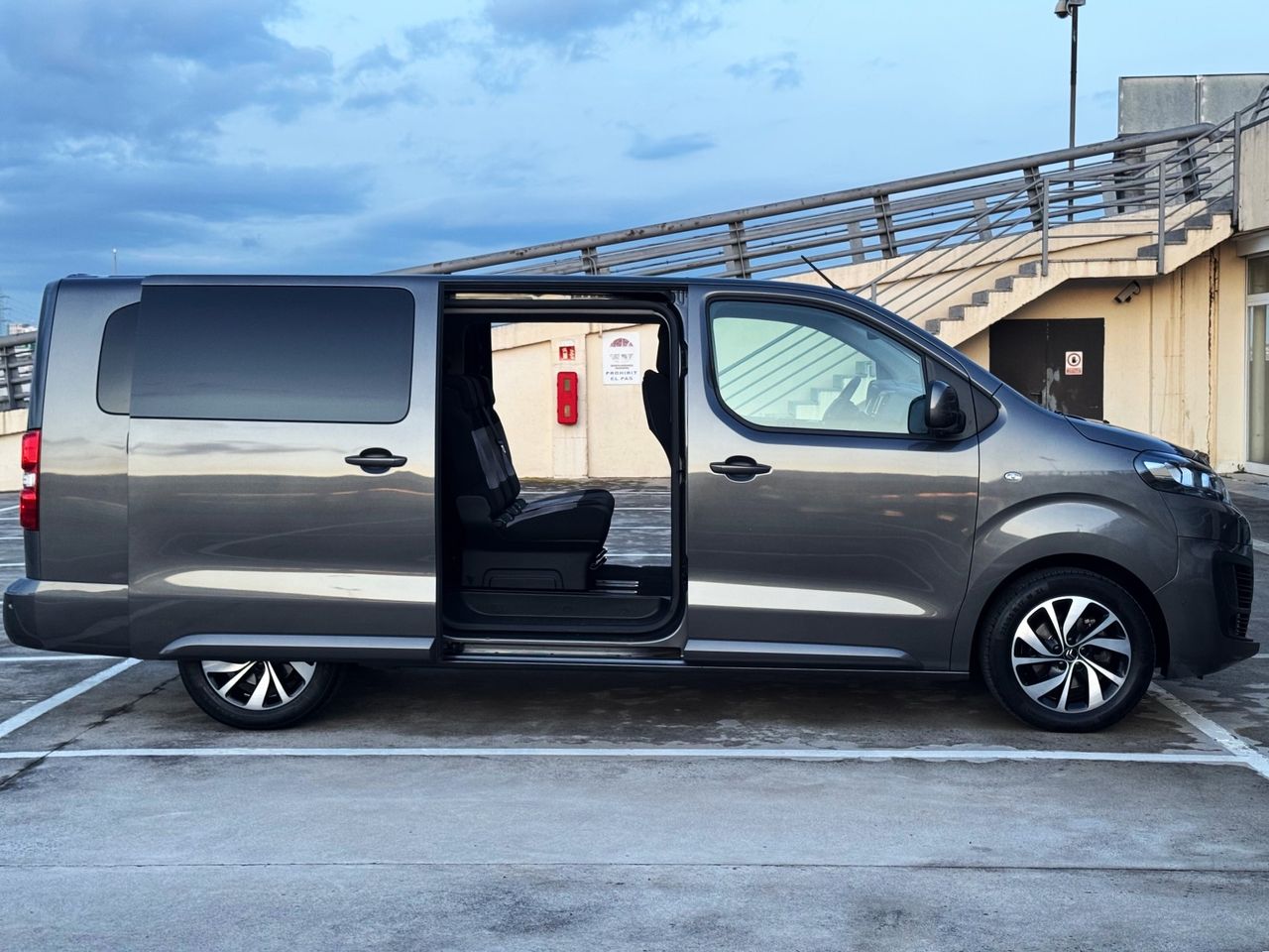 Foto Citroën Spacetourer 11