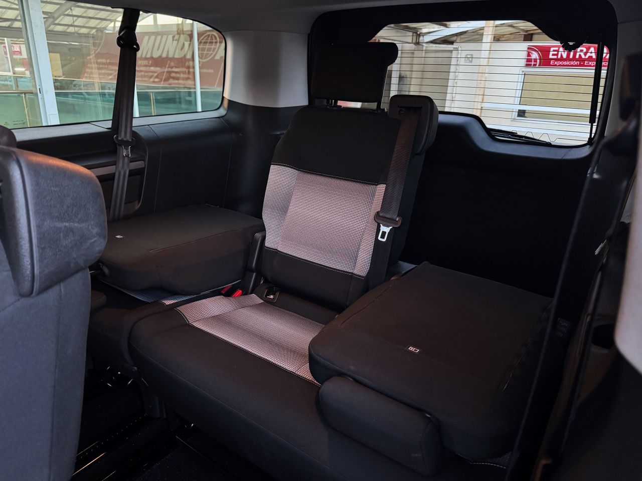 Foto Citroën Spacetourer 12