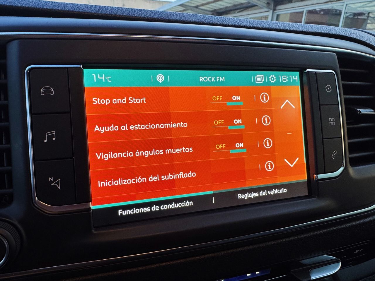 Foto Citroën Spacetourer 24