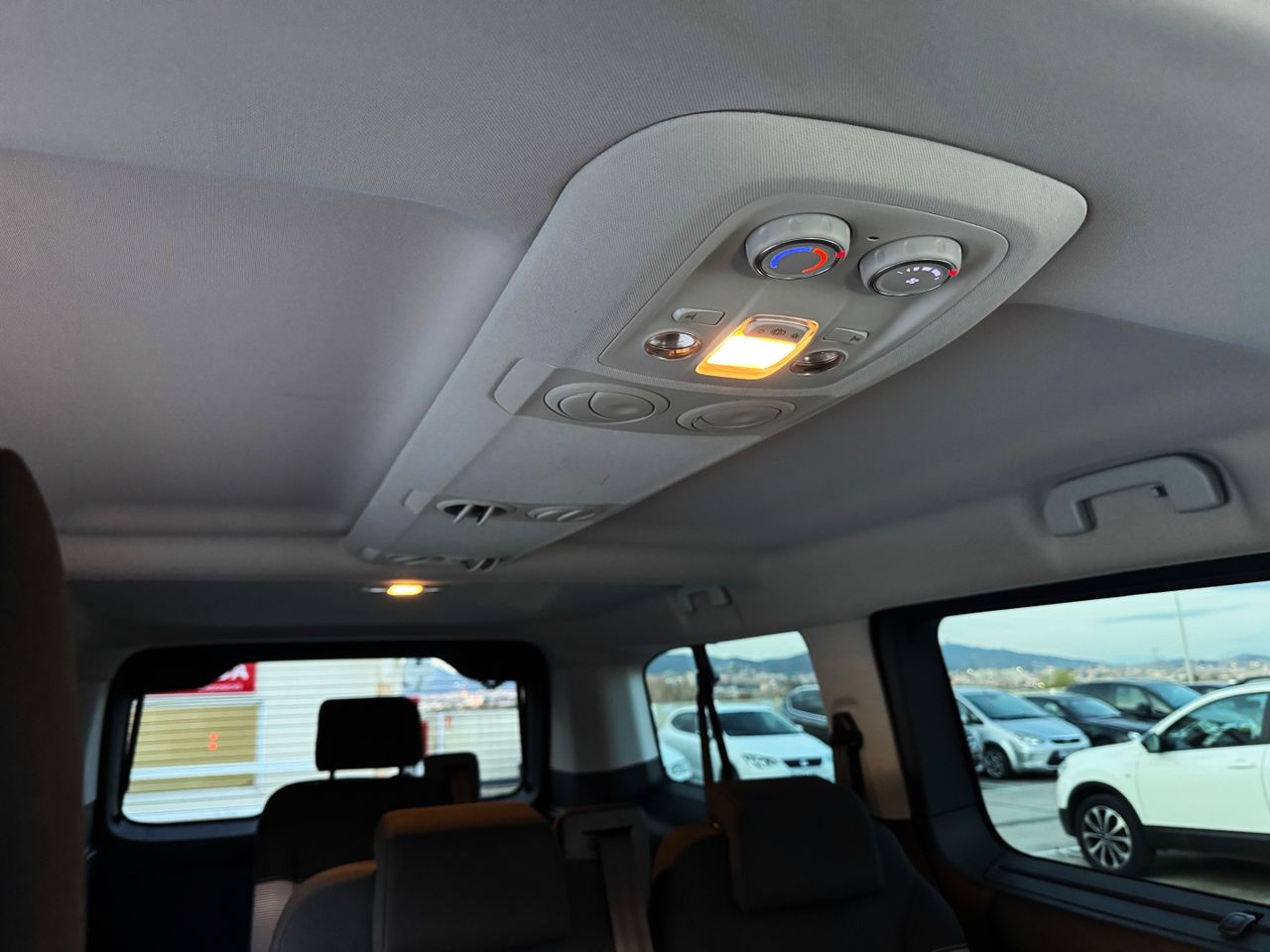 Foto Citroën Spacetourer 29