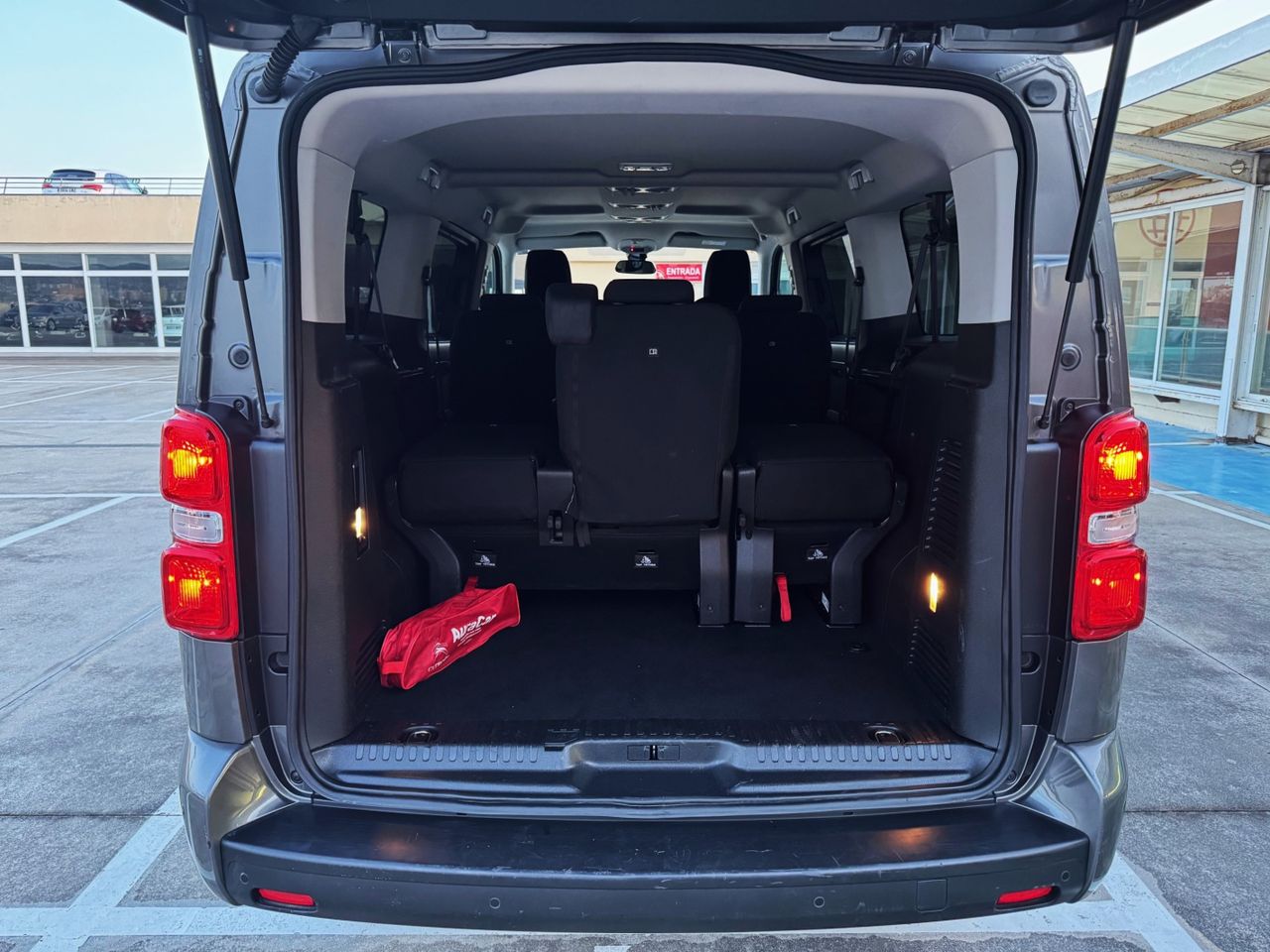 Foto Citroën Spacetourer 32