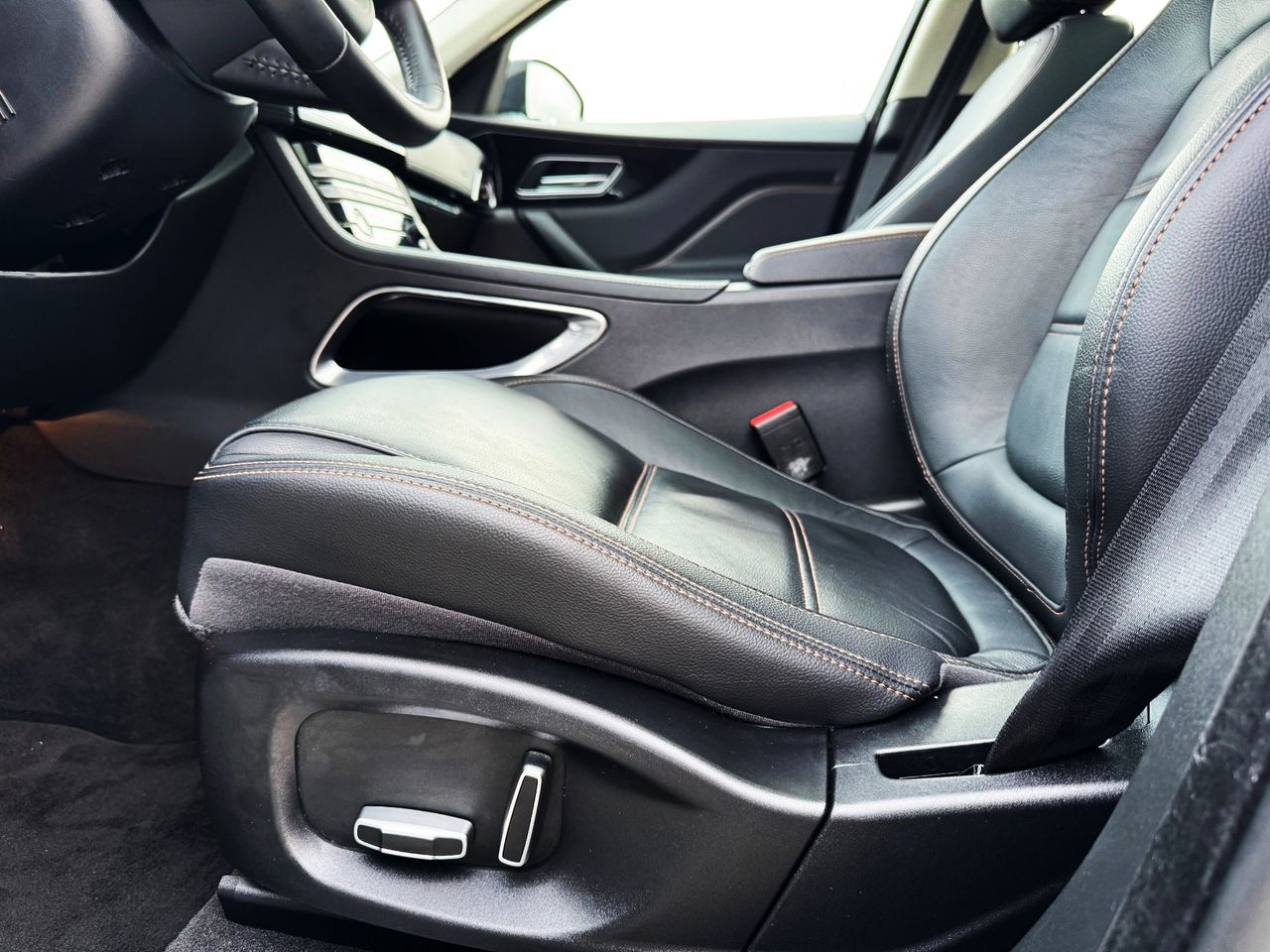 Foto Jaguar F-Pace 6