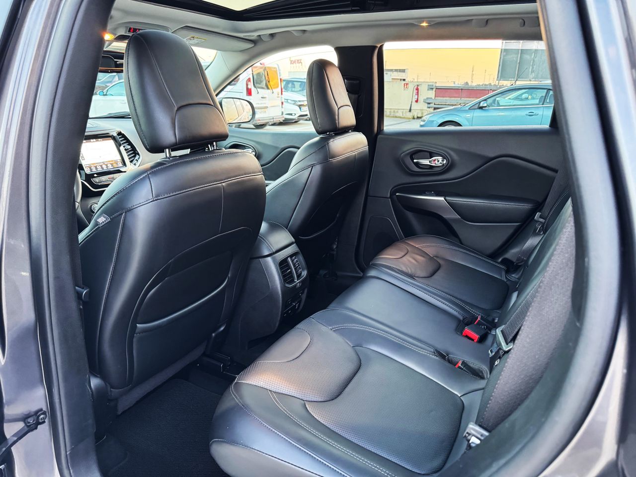 Foto Jeep Cherokee 8