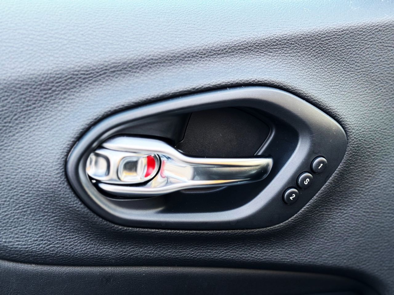 Foto Jeep Cherokee 16