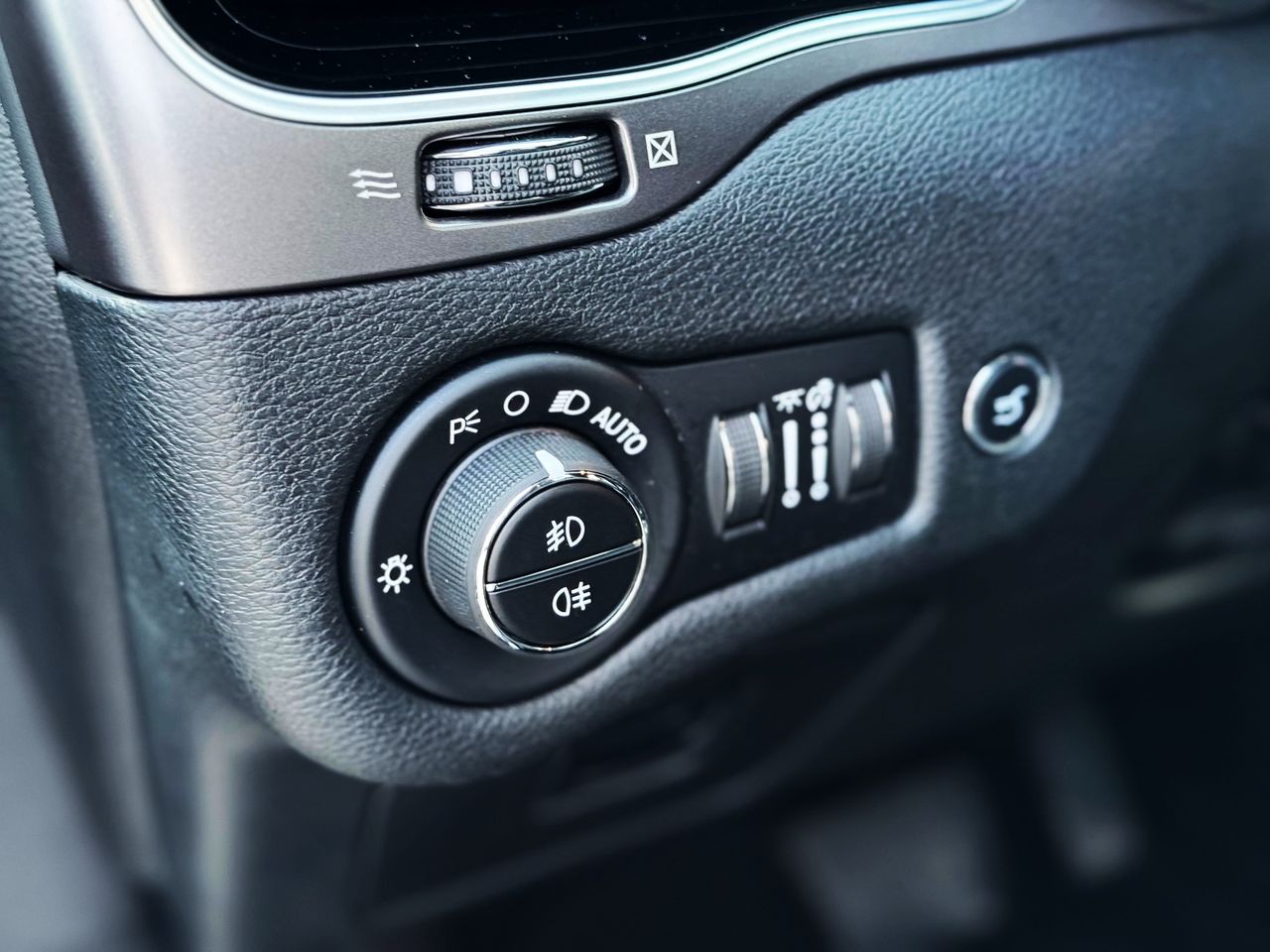 Foto Jeep Cherokee 19