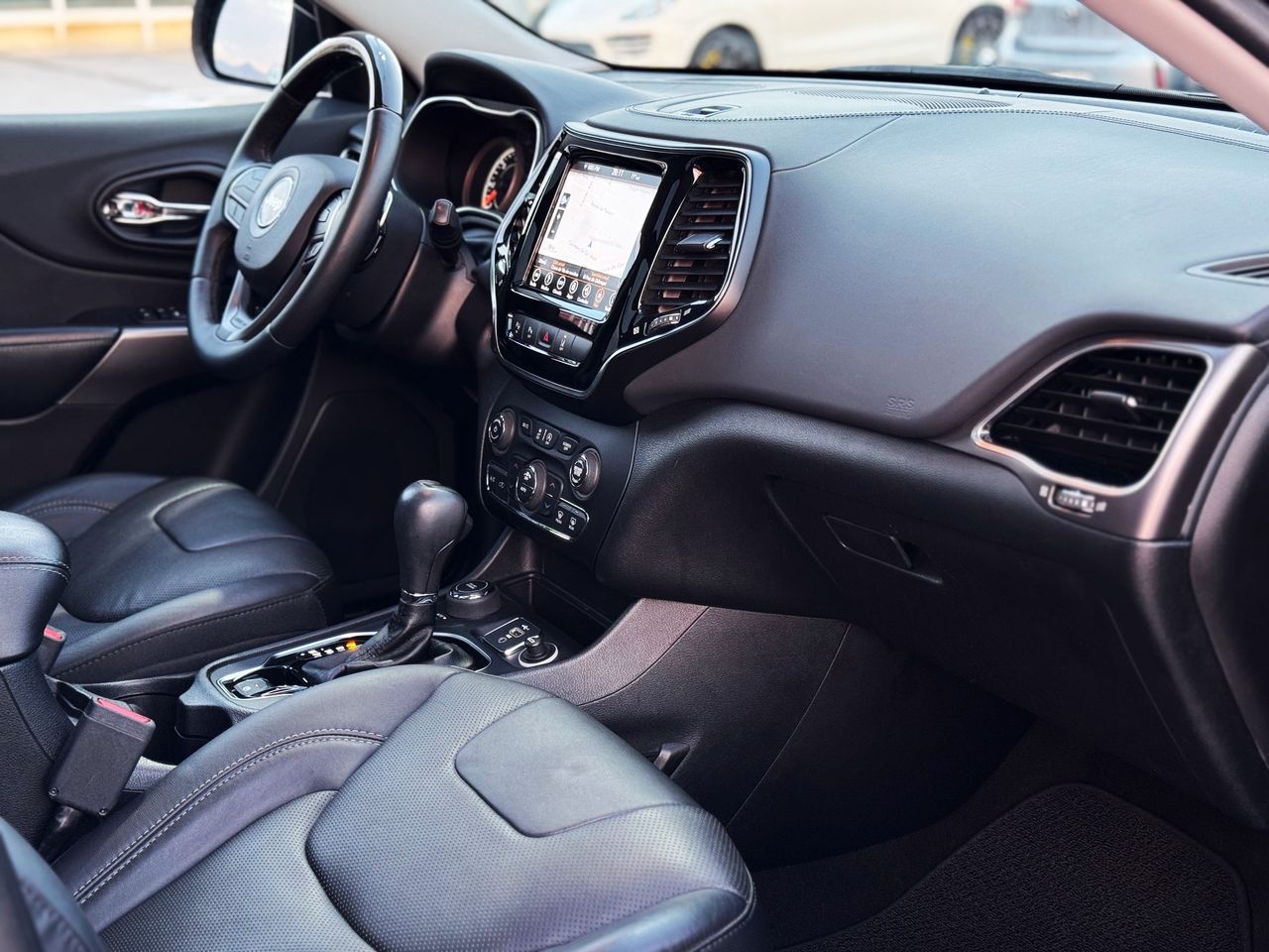 Foto Jeep Cherokee 34