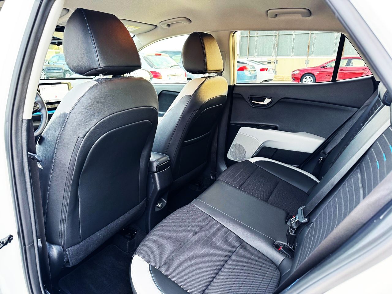 Foto Kia Stonic 8