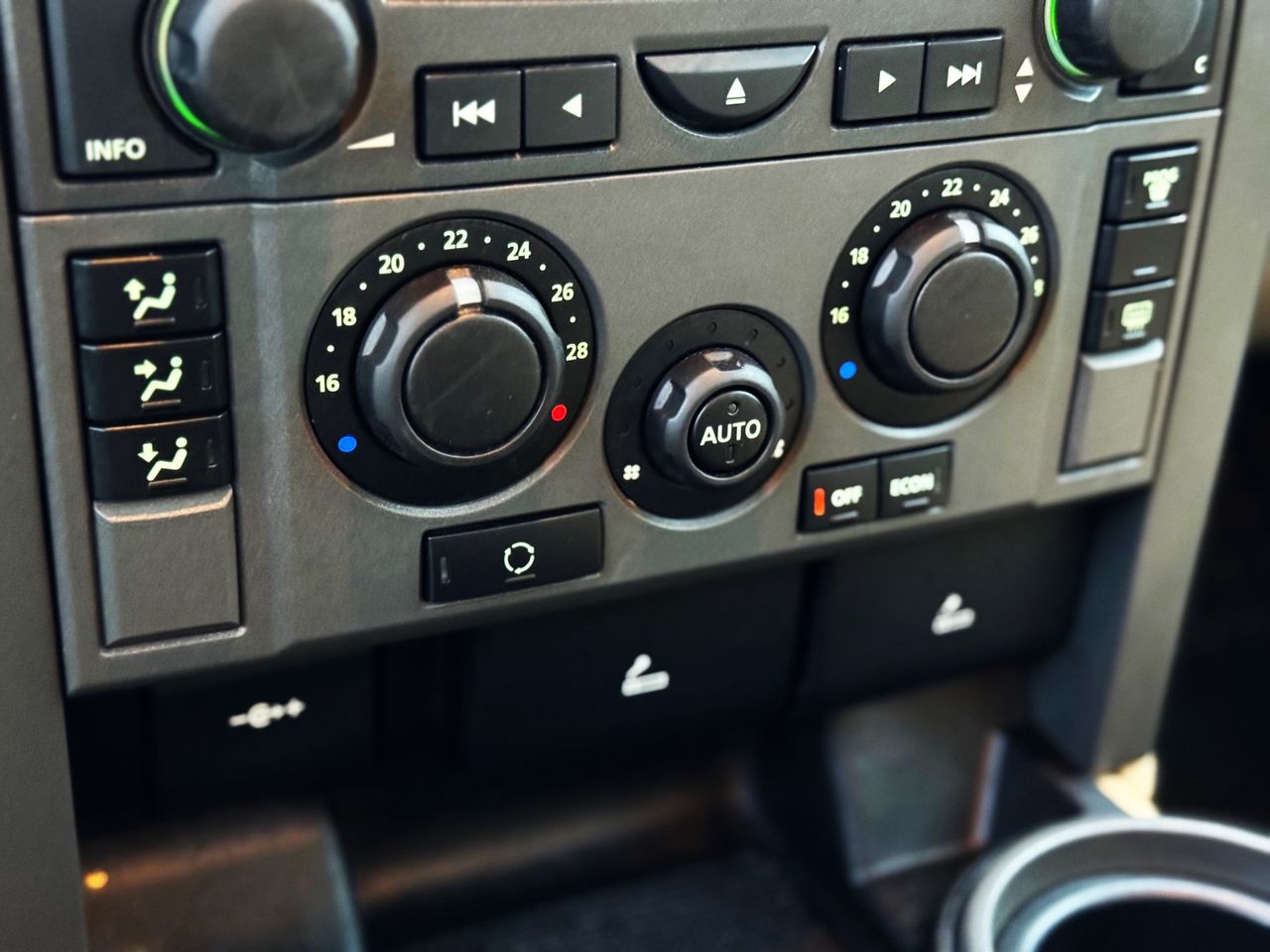 Foto Land-Rover Discovery 24