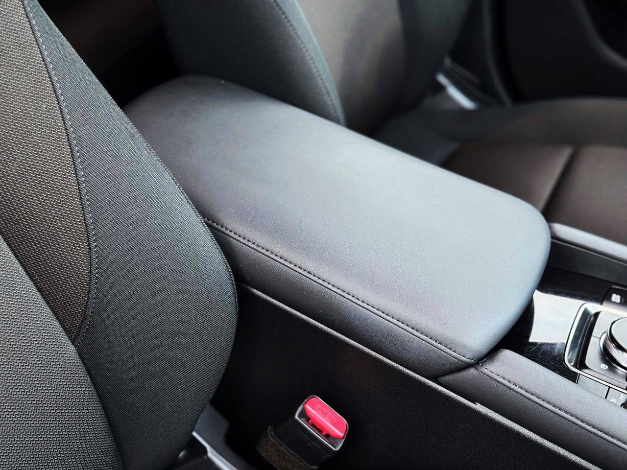 Foto Mazda Mazda3 28