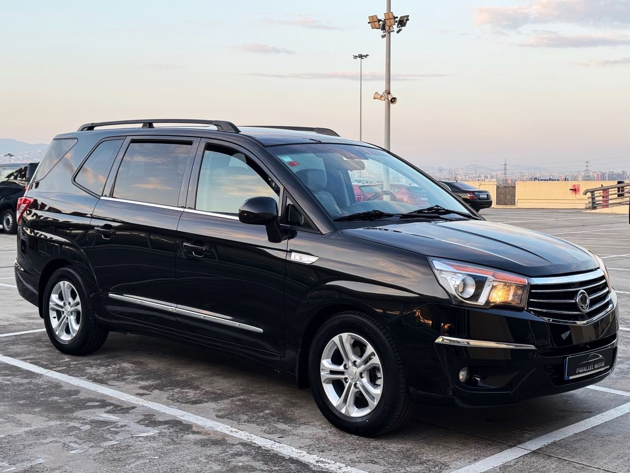 Foto SsangYong Rodius 1