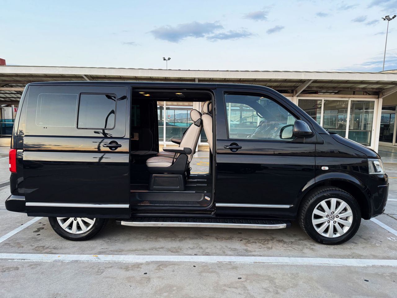 Foto Volkswagen Multivan 13
