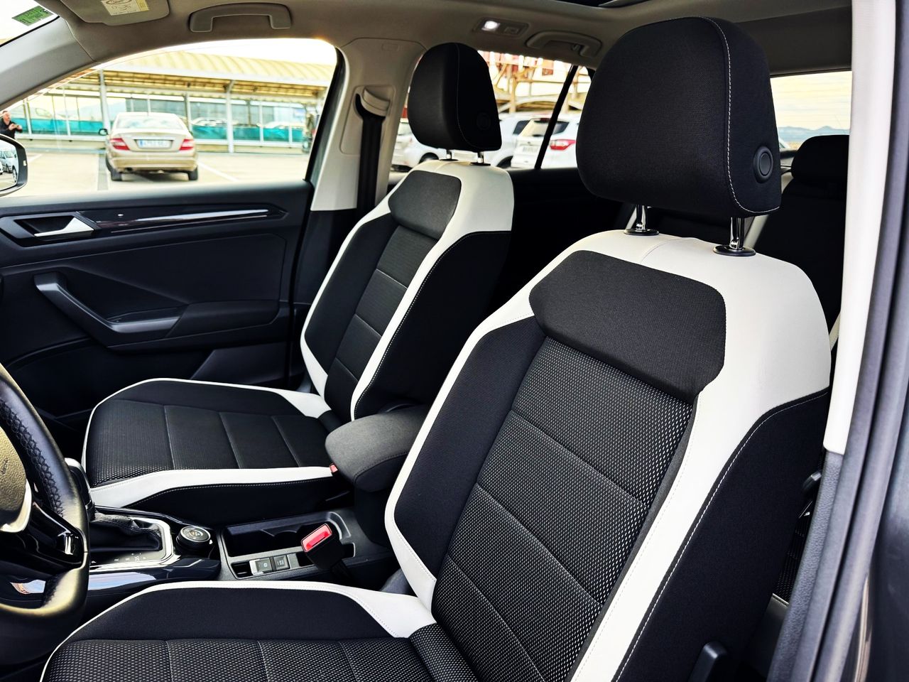 Foto Volkswagen T-Roc 4