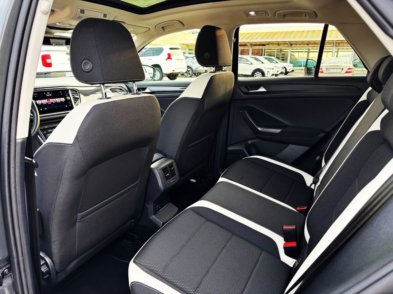 Foto Volkswagen T-Roc 8