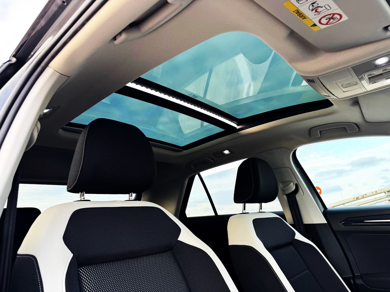 Foto Volkswagen T-Roc 31