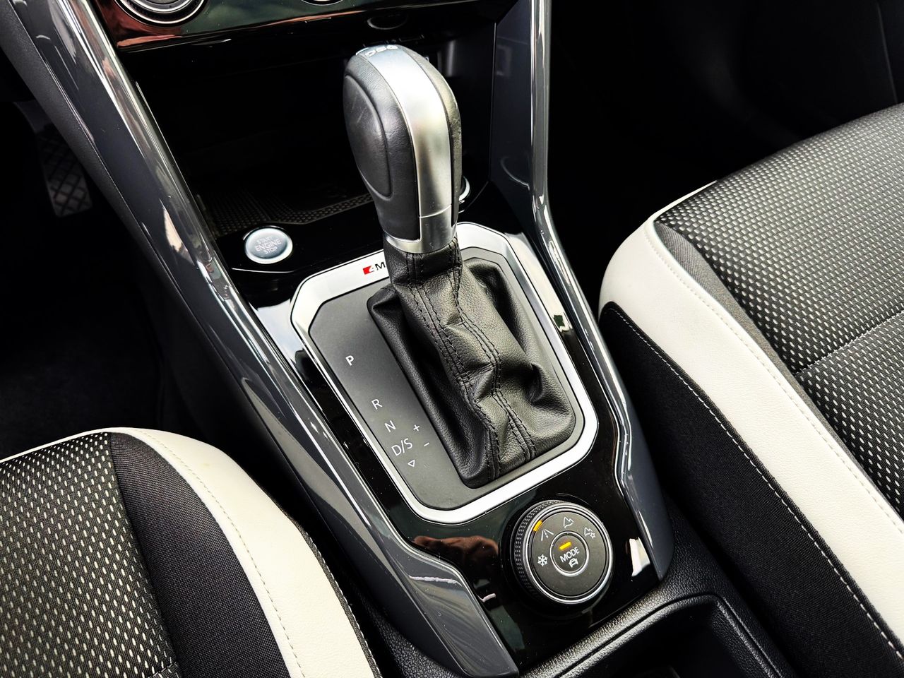 Foto Volkswagen T-Roc 33