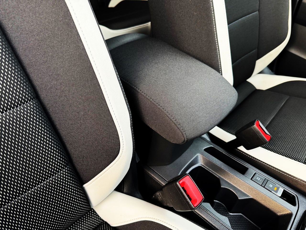 Foto Volkswagen T-Roc 35