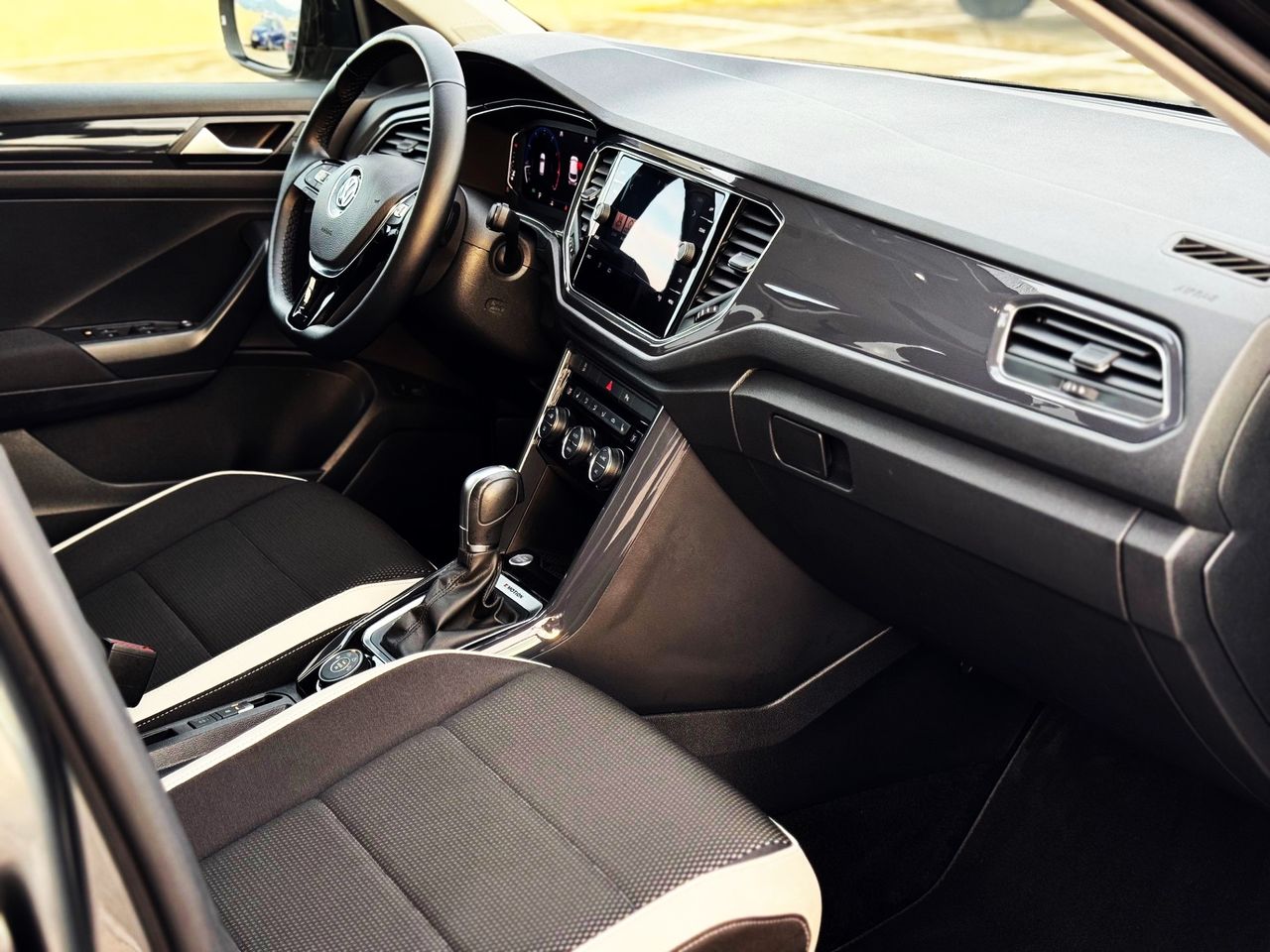 Foto Volkswagen T-Roc 38