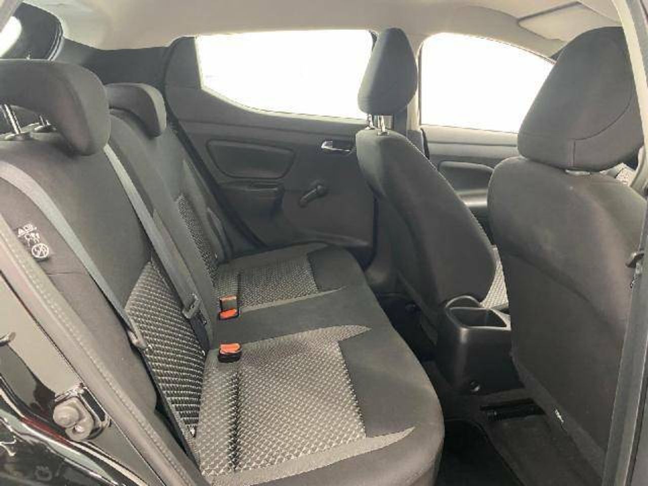 Foto Nissan Micra 12
