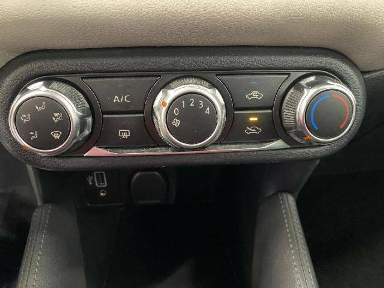 Foto Nissan Micra 15