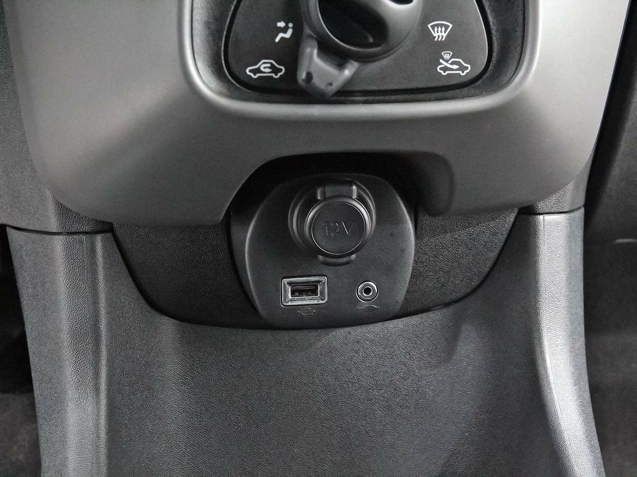 Foto Peugeot 108 30