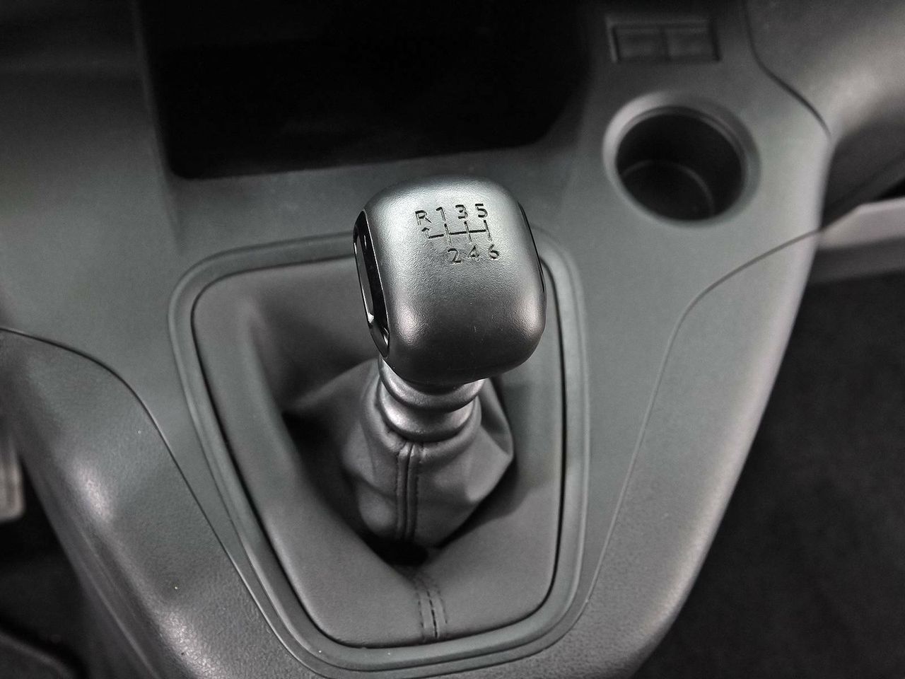 Foto Peugeot Rifter 13