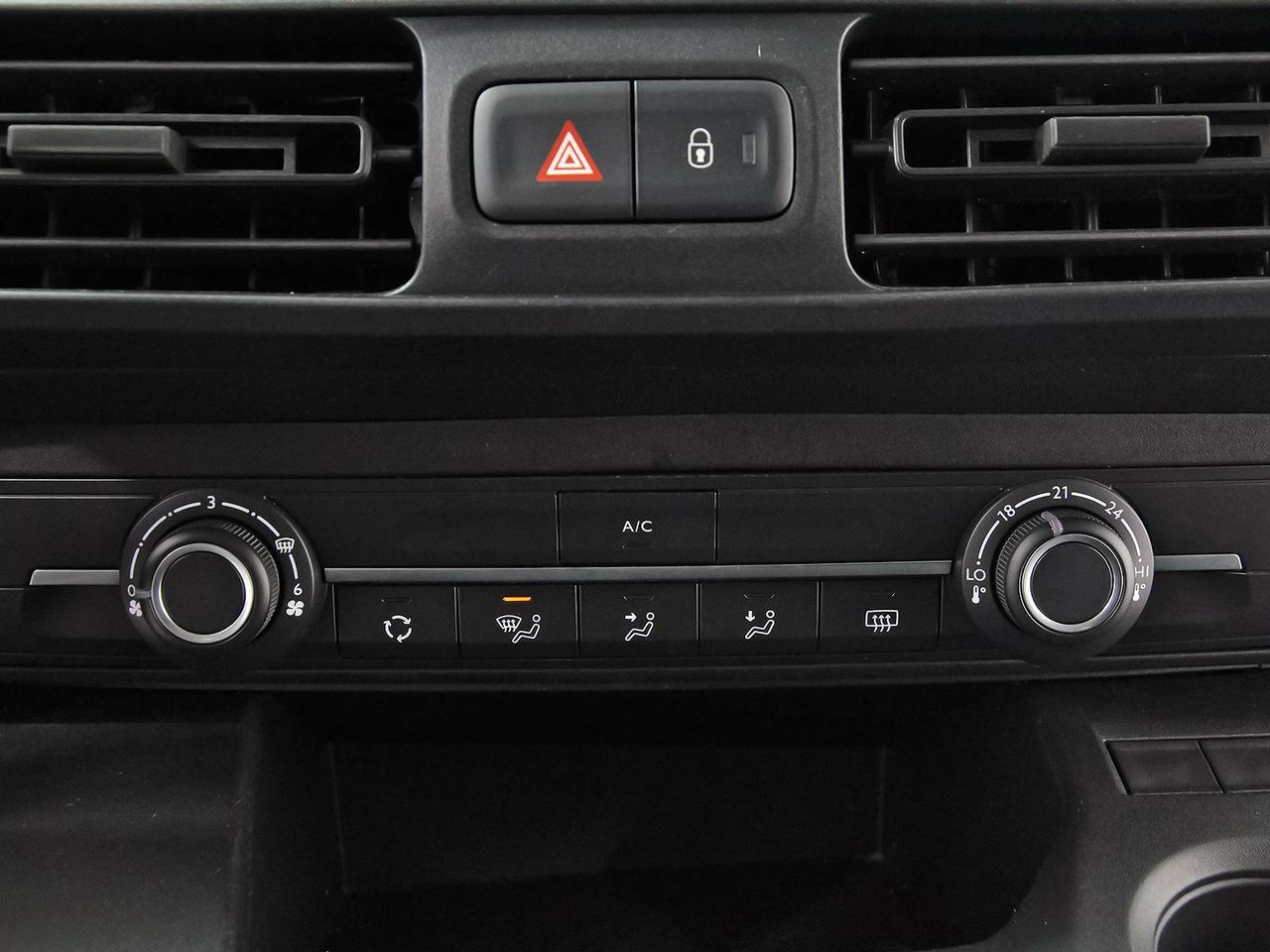 Foto Peugeot Rifter 32