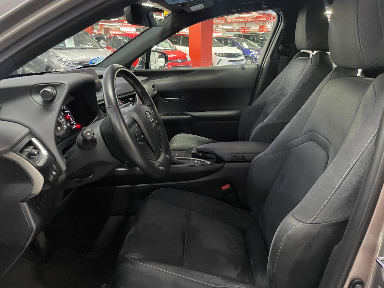 Foto Lexus UX 9