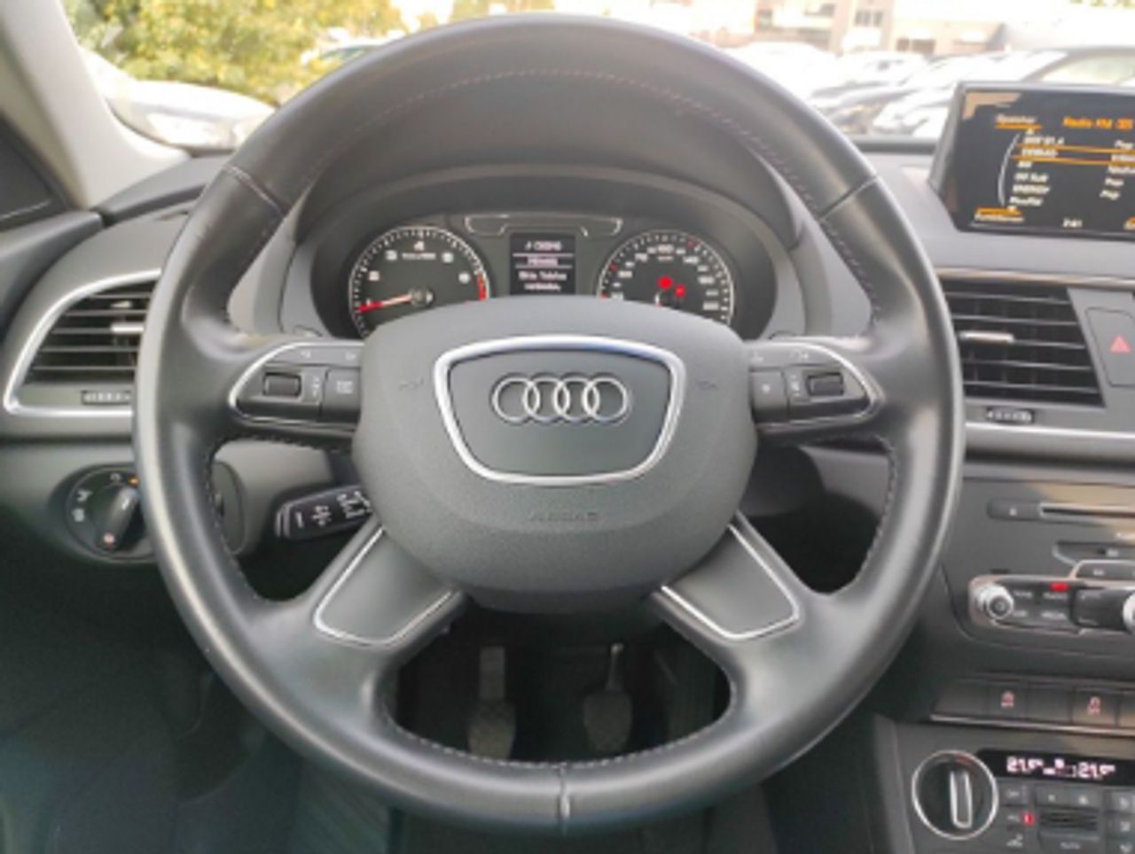 Foto Audi Q3 8