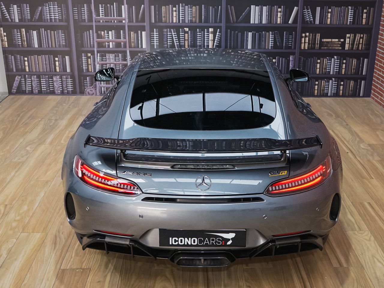 Foto Mercedes-Benz AMG GT 12