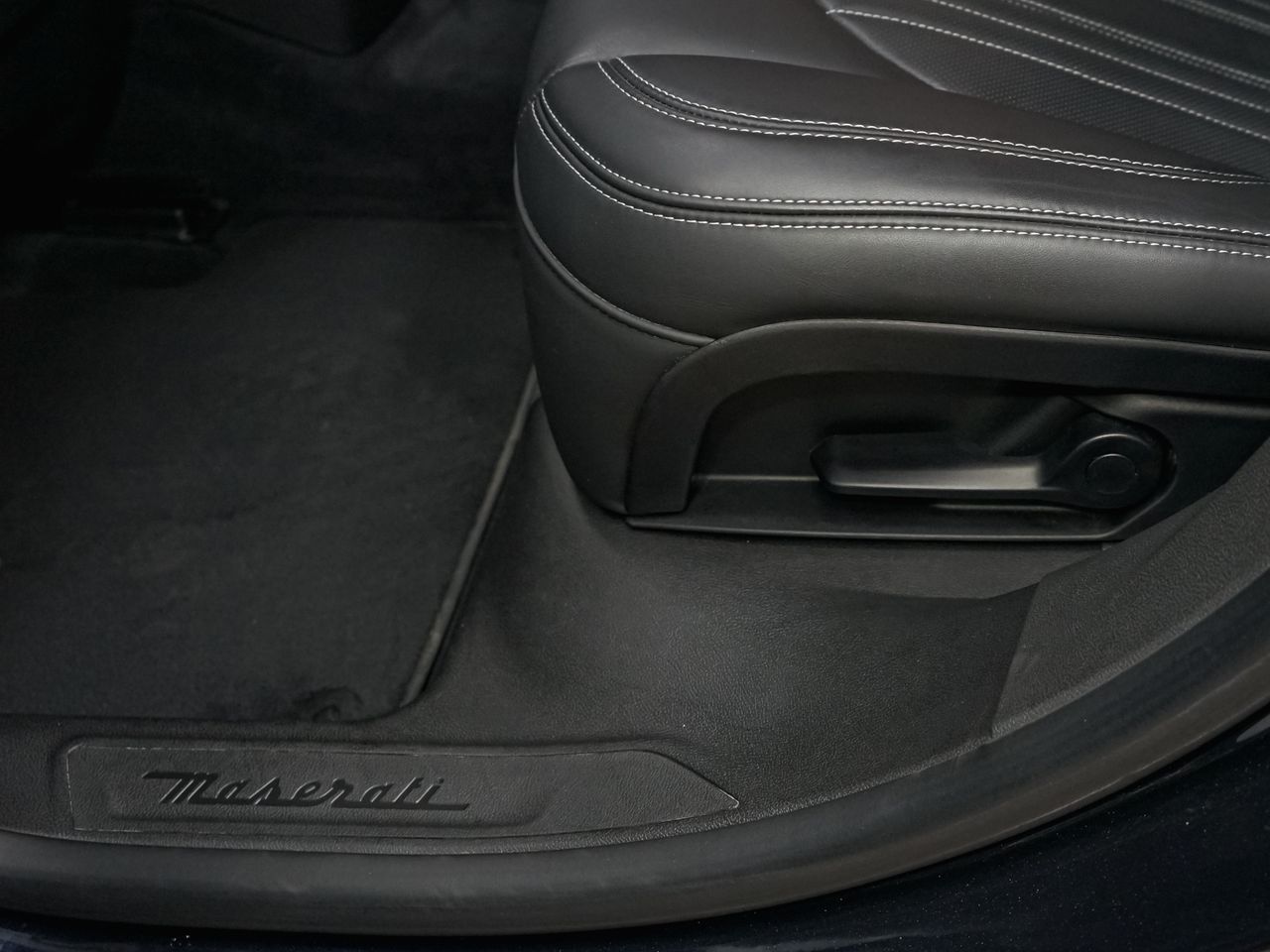 Foto Maserati Levante 33
