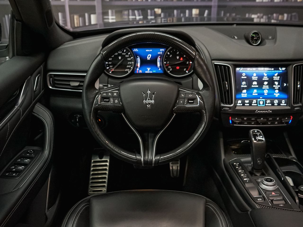 Foto Maserati Levante 42
