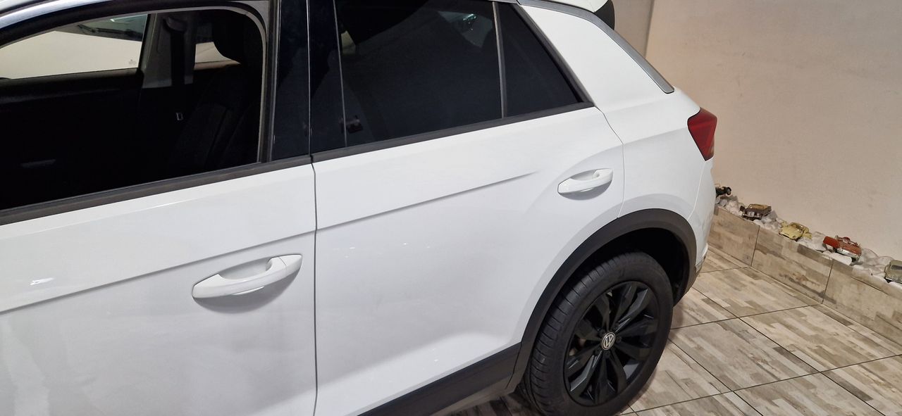 Foto Volkswagen T-Roc 6