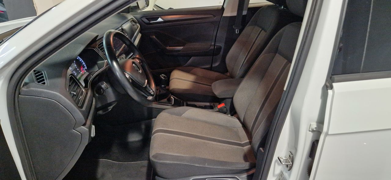 Foto Volkswagen T-Roc 8
