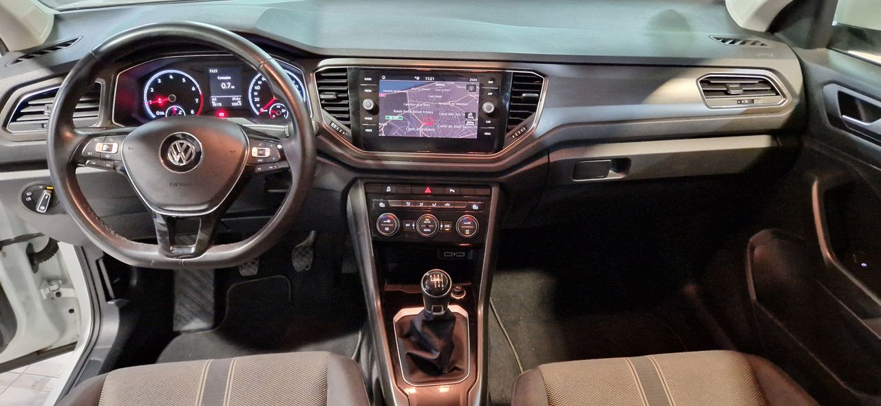 Foto Volkswagen T-Roc 11