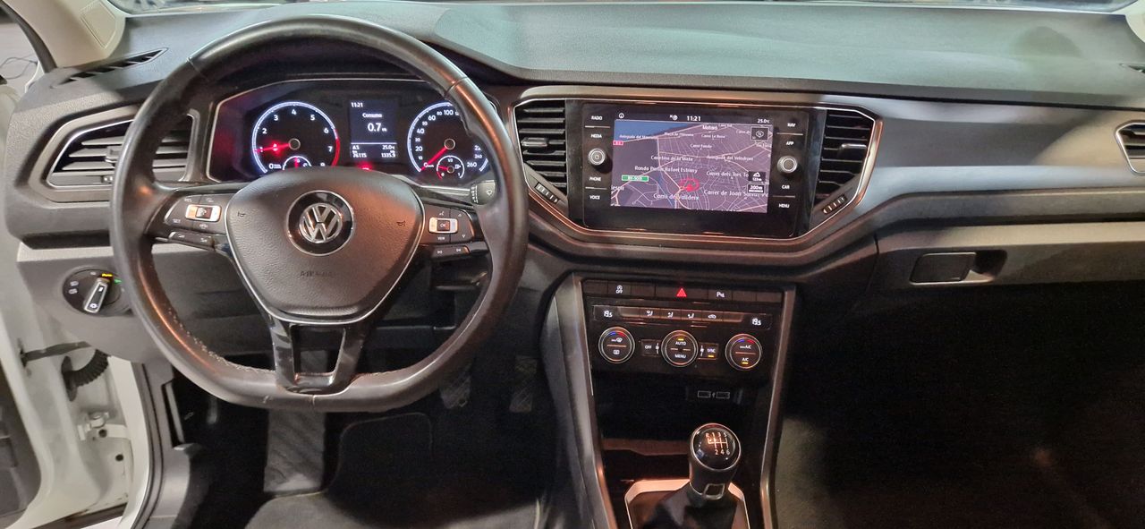 Foto Volkswagen T-Roc 12