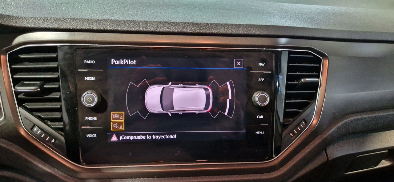 Foto Volkswagen T-Roc 19