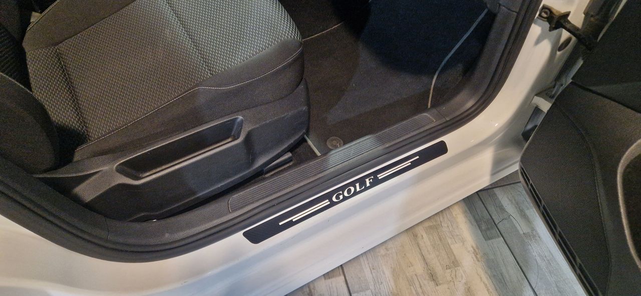 Foto Volkswagen Golf 32