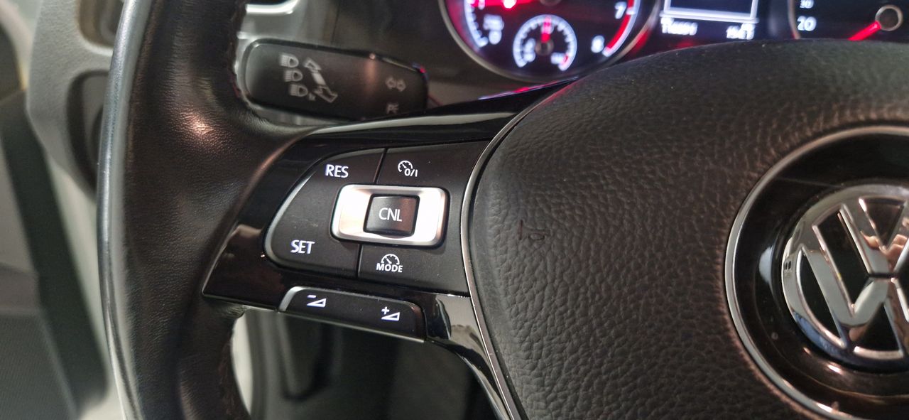 Foto Volkswagen Golf 24