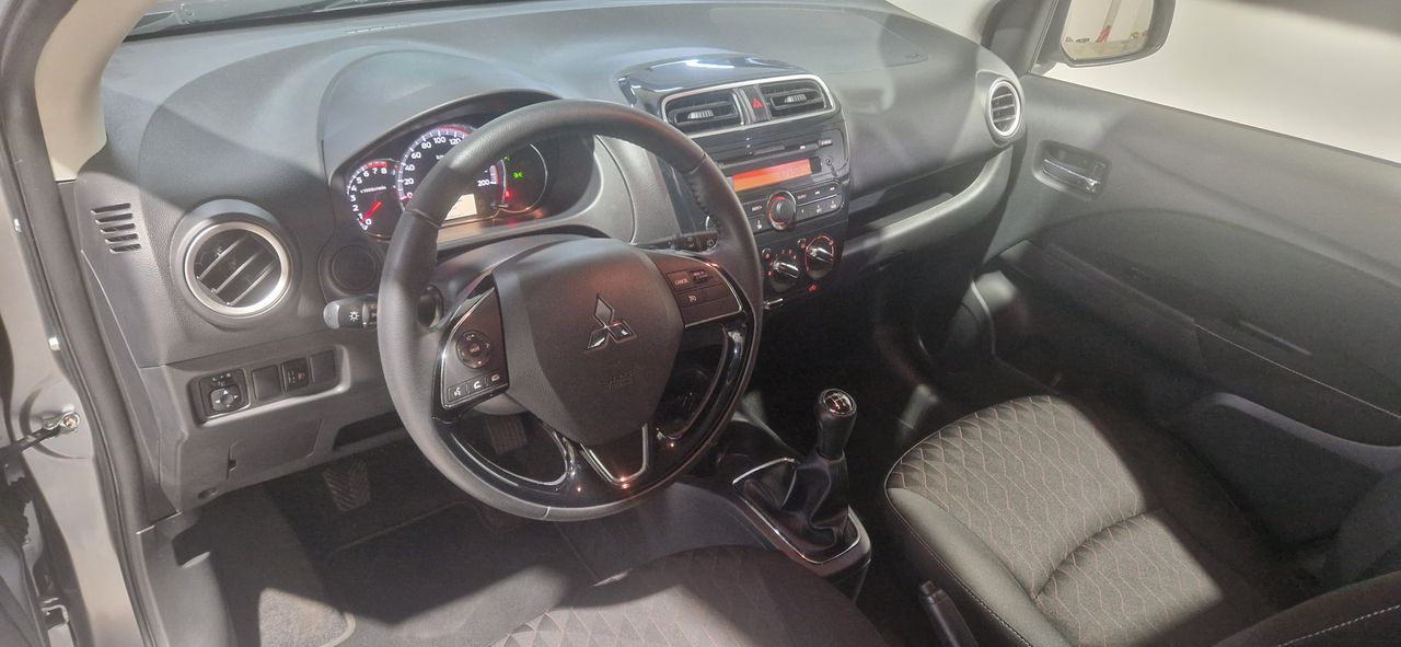 Foto Mitsubishi Space Star 9