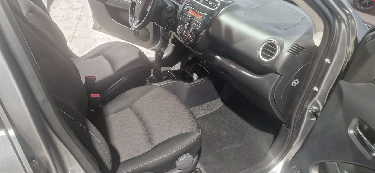 Foto Mitsubishi Space Star 14