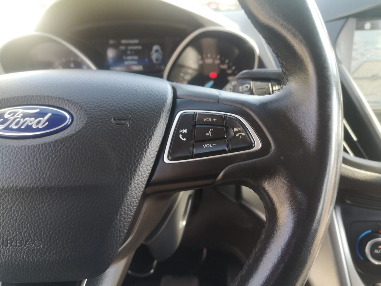 Foto Ford Kuga 29