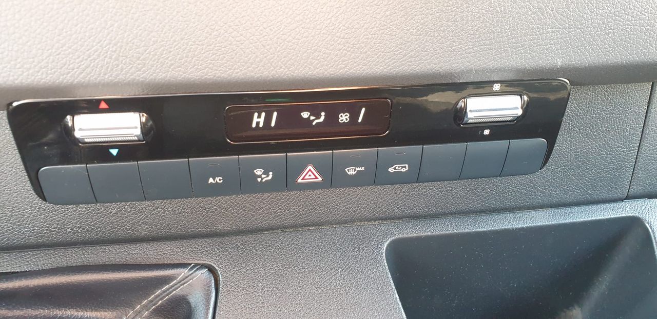 Foto Mercedes-Benz Sprinter 18