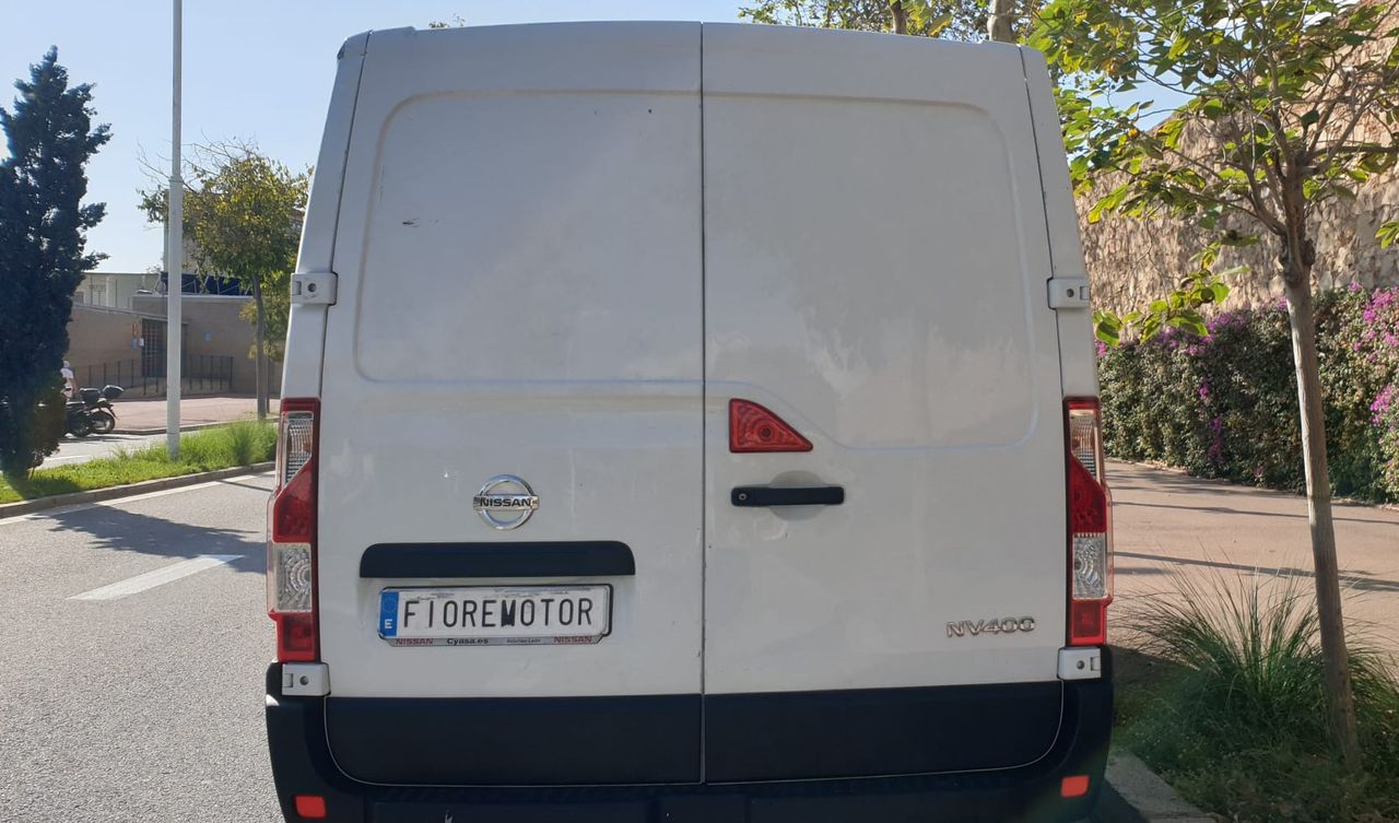 Foto Nissan NV400 9