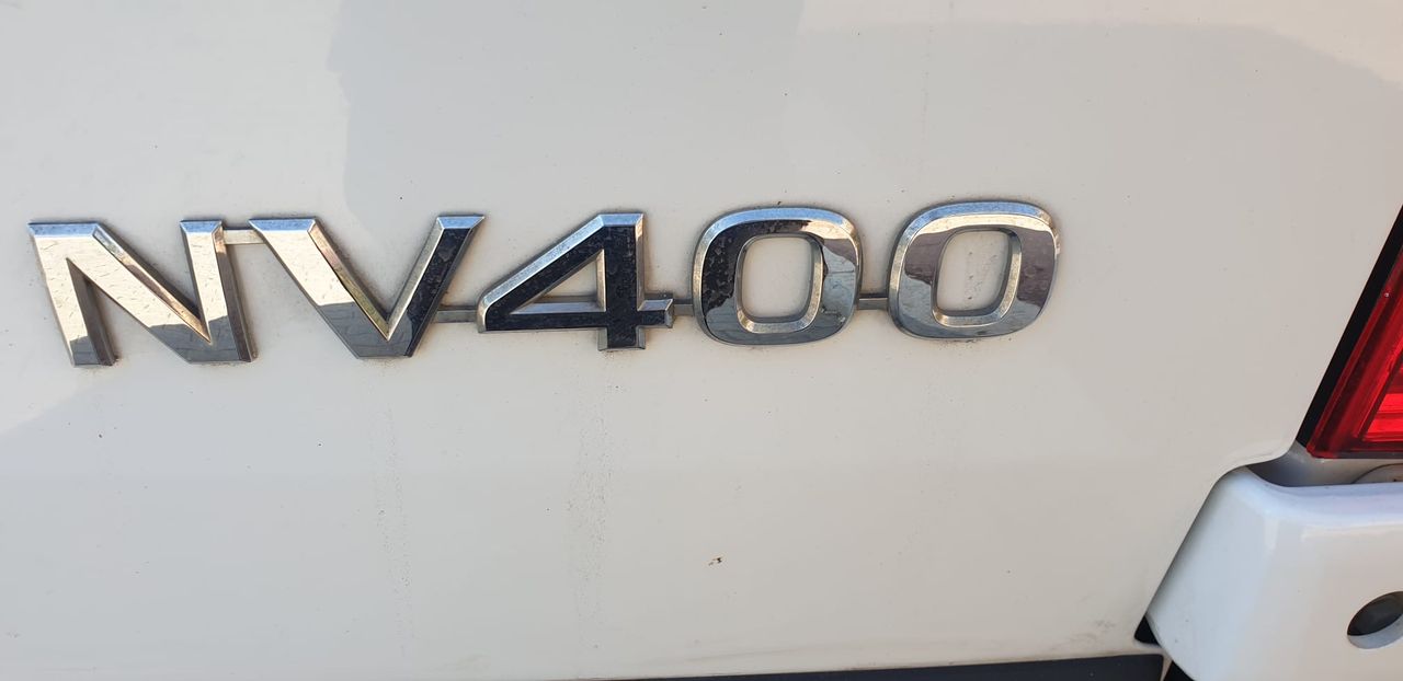 Foto Nissan NV400 15