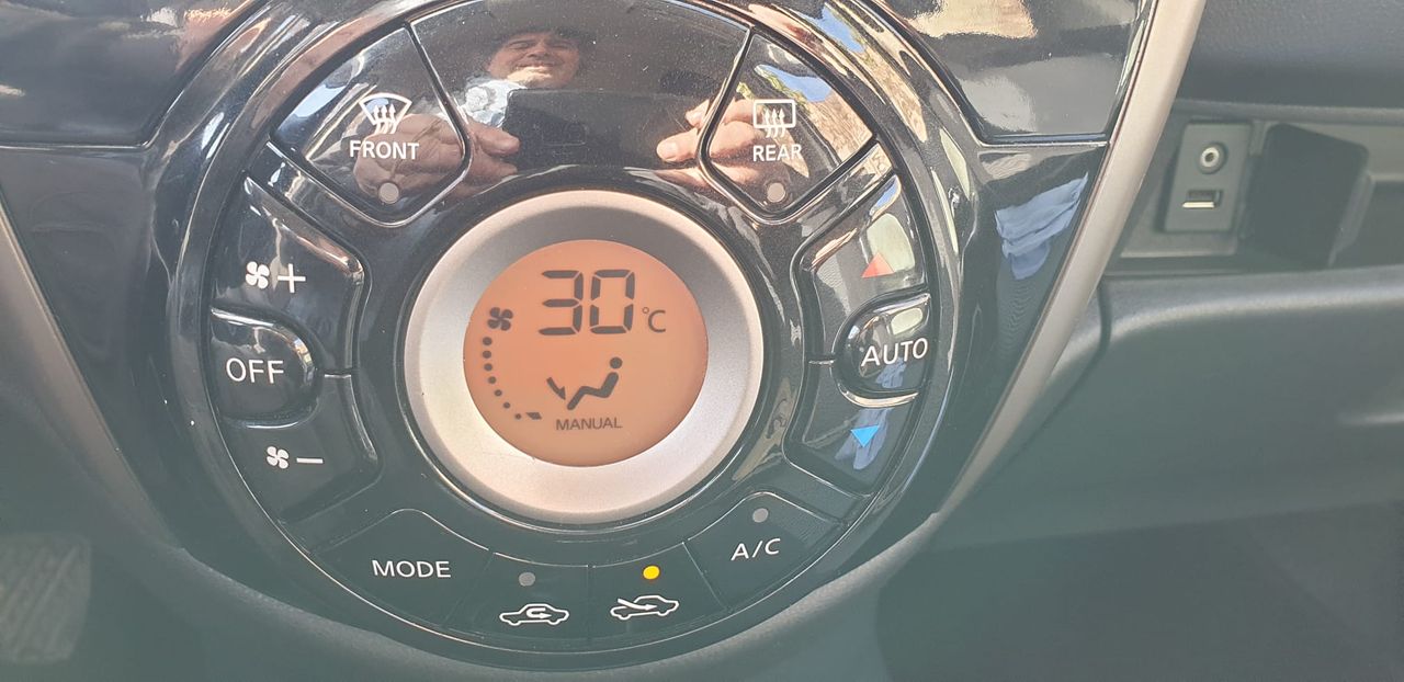 Foto Nissan Micra 12