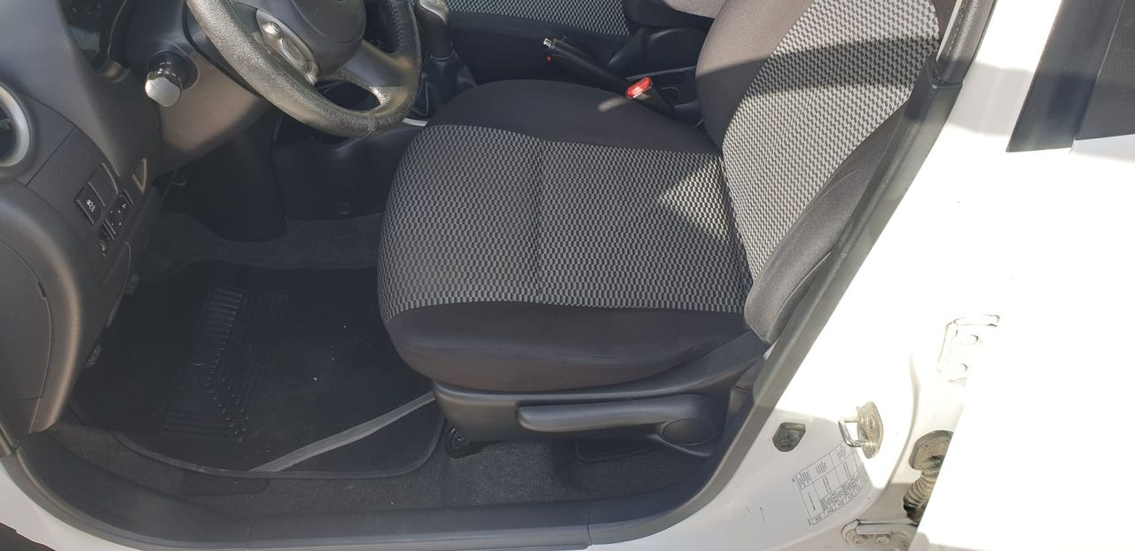 Foto Nissan Micra 15