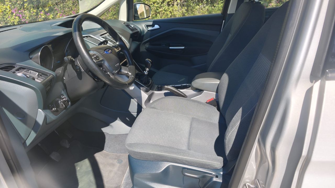 Foto Ford Grand C-MAX 8