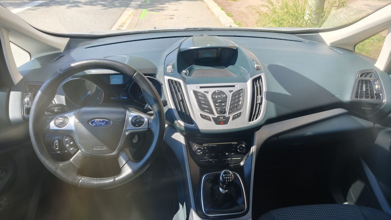 Foto Ford Grand C-MAX 13